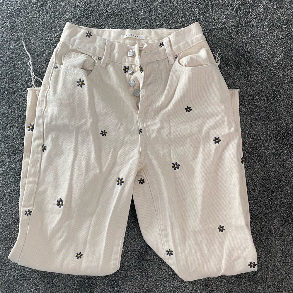 Tan high rise jeans with flowers!